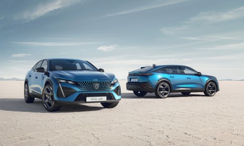 De Peugeot 408 is onthuld: stijlvolle fastback komt als PHEV én volledig elektrisch De Peugeot 408 is onthuld: stijlvolle fastback komt als PHEV én volledig elektrisch