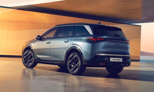 Dit kost de nieuwe Peugeot 5008 en e-5008: elektrisch vanaf 50.520 euro Dit kost de nieuwe Peugeot 5008 en e-5008: elektrisch vanaf 50.520 euro