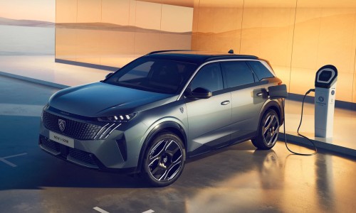 Nieuwe Peugeot e-5008: 7 zitplaatsen en tot 660 km actieradius Nieuwe Peugeot e-5008: 7 zitplaatsen en tot 660 km actieradius