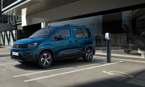 Peugeot toont de elektrische MPV e-Rifter