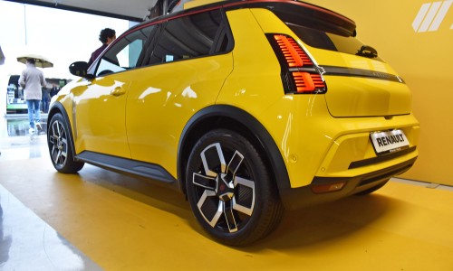 De Renault 5 is terug: 5 redenen waarom u hem wilt leasen De Renault 5 is terug: 5 redenen waarom u hem wilt leasen