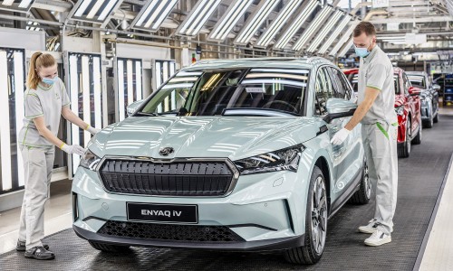 Chiptekorten: voorkom lang wachten met een elektrische auto uit onze voorraad Chiptekorten: voorkom lang wachten met een elektrische auto uit onze voorraad