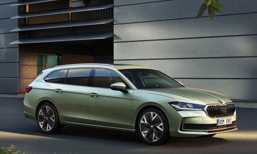 De nieuwe Skoda Superb: ook als sedan en tot 100 kilometer elektrisch! De nieuwe Skoda Superb: ook als sedan en tot 100 kilometer elektrisch!