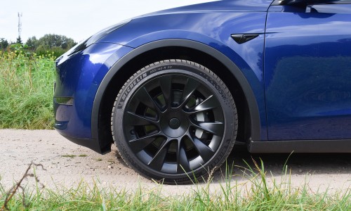 Tesla auto's laten het weten als uw banden versleten zijn Tesla auto's laten het weten als uw banden versleten zijn