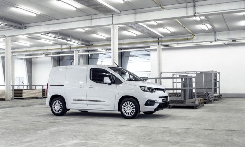 Ook Toyota's compacte Proace City krijgt een volledig elektrische variant Ook Toyota's compacte Proace City krijgt een volledig elektrische variant