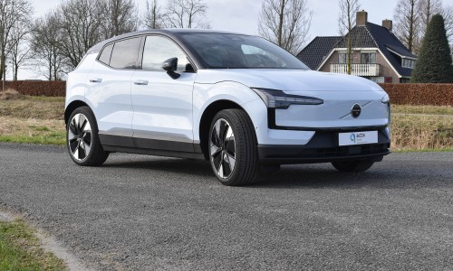 De Volvo EX30 volgt de Tesla Model Y op als populairste EV van Nederland