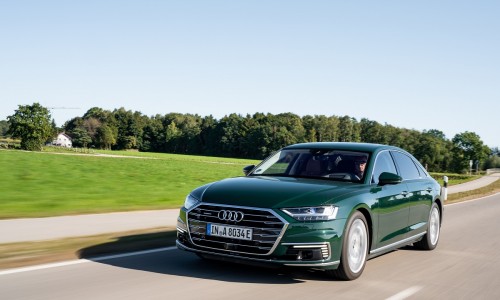 Nieuwe Audi A8: ultieme luxe met 462 pk hybride power