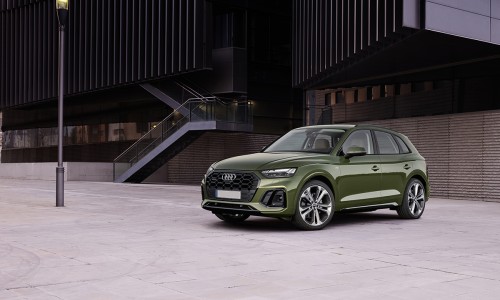 De vernieuwde Audi Q5 heeft een wereldprimeur met innovatieve OLED achterlichten De vernieuwde Audi Q5 heeft een wereldprimeur met innovatieve OLED achterlichten