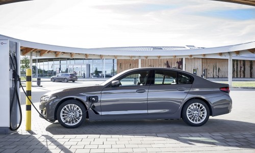 Plug-in hybride BMW 3-serie en 5-serie vanaf nu goedkoper te leasen