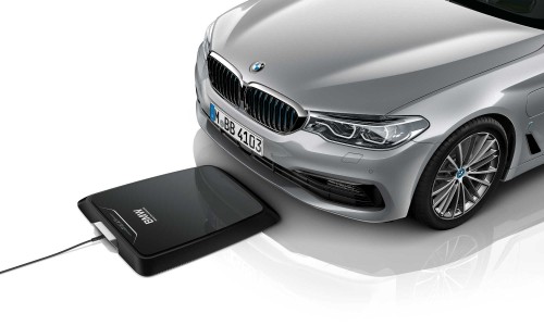 Plug-in hybride leaseauto van BMW kan vanaf nu draadloos opladen