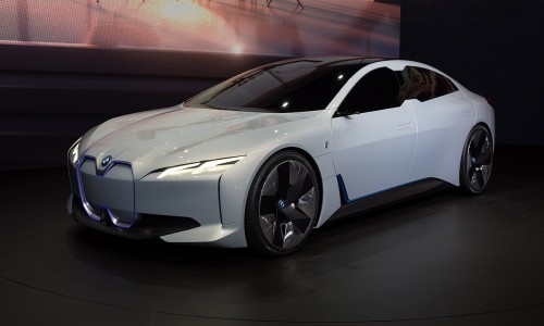 BMW wil 5 elektrische auto's hebben in 2021
