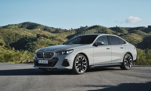 BMW i5 Sedan en i5 Touring tijdelijk extra compleet met lage bijtelling