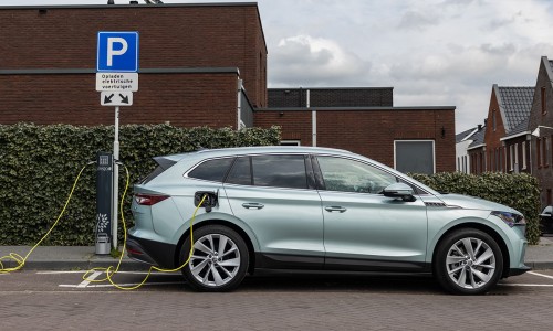 Nederland is Europees aanvoerder in aantal laadpalen voor elektrische auto's