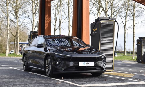 'Laadpunt voor elektrische auto's na elke 60 kilometer snelweg' 'Laadpunt voor elektrische auto's na elke 60 kilometer snelweg'