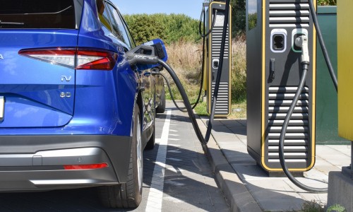 Waarom elektrische auto's altijd een snellaadtijd van 10 tot 80 procent hebben