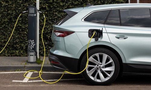 Mijlpaal voor elektrische auto: dieselauto definitief ingehaald