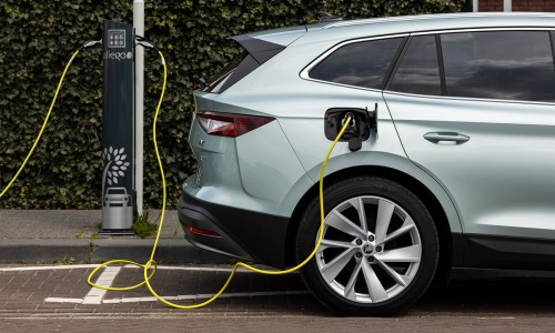 Mijlpaal voor elektrische auto: dieselauto definitief ingehaald Mijlpaal voor elektrische auto: dieselauto definitief ingehaald