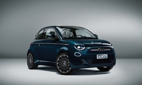 Magnifico: de nieuwe Fiat 500 is volledig elektrisch en komt later dit jaar! Magnifico: de nieuwe Fiat 500 is volledig elektrisch en komt later dit jaar!