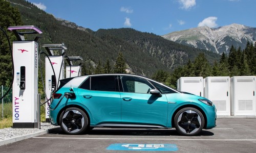 IONITY beloont EV-rijders die stoppen met laden bij 80%