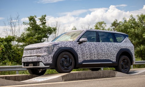 De Kia EV9 is bijna volledig te zien op nieuwe beelden De Kia EV9 is bijna volledig te zien op nieuwe beelden