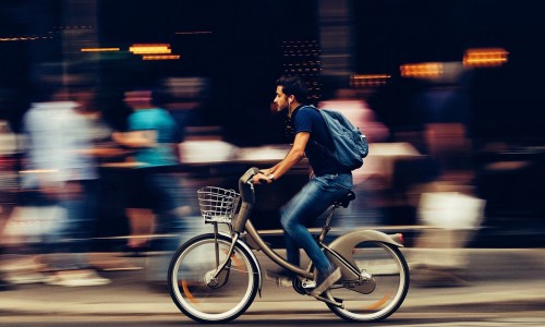 Naast de leaseauto ook een fiets van de zaak? 2020 is het ideale moment Naast de leaseauto ook een fiets van de zaak? 2020 is het ideale moment