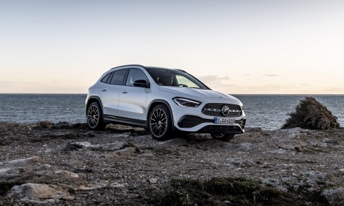 Nieuwe Mercedes GLA: met hybride aandrijving én wasstraatfunctie