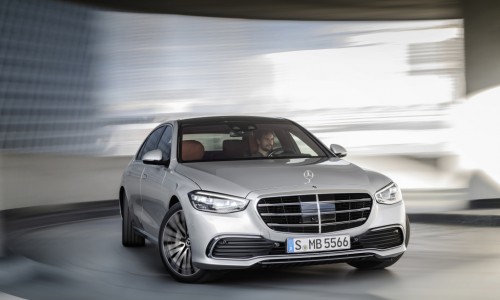 De nieuwe Mercedes S-klasse heeft meesturende achterwielen De nieuwe Mercedes S-klasse heeft meesturende achterwielen