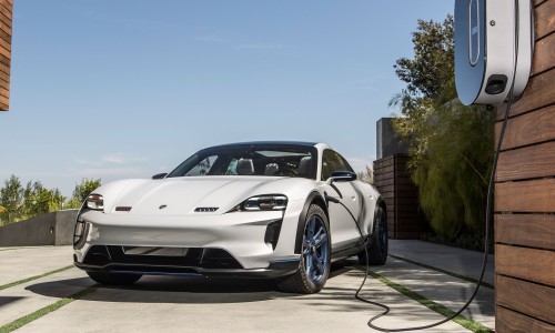 Deze elektrische Porsche Mission E Cross Turismo gaat er écht komen!