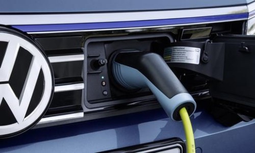 Aandeel elektrische auto's Nederland haalt wereldwijd 2e plaats