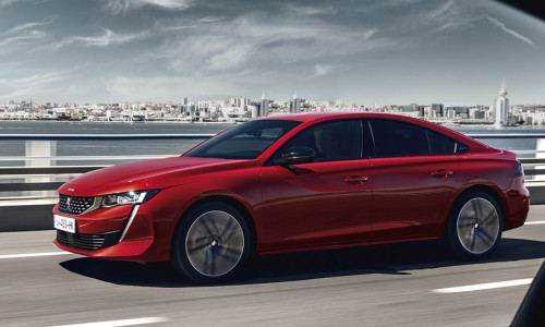 Peugeot 508 extra aantrekkelijk door nieuwe instapmotor en hybrideversie