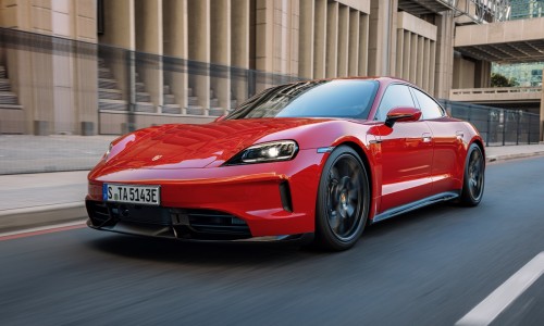 Luister zelf: de Porsche Taycan kan straks schakelen