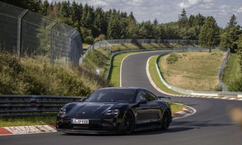 Nieuwe Porsche Taycan snelste elektrische auto op de Nürburgring