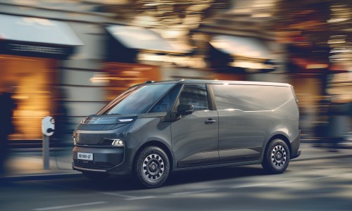 Nieuwe Renault Trafic E-Tech komt als eerste bestelbus met 800-volttechnologie