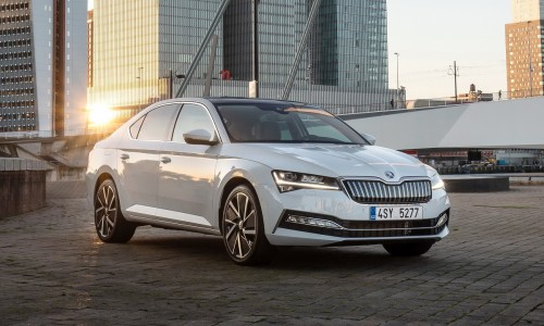 Skoda Superb nu te bestellen vanaf 32.990 euro, ook stekkerversie goedkoper