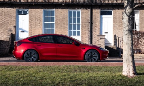 Tesla's Full Self-Driving komt naar Europa en wordt getest op Amsterdamse wegen