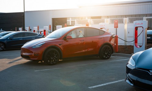 Tesla lanceert Holiday Update met Light Show, TikTok, dodehoekcamera en meer