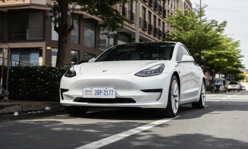 Daar is ie dan, de Tesla Model 3! Nu al te reserveren via ActivLease