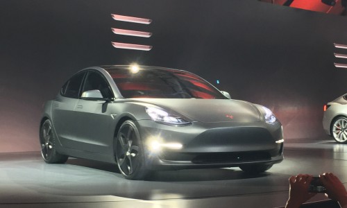Tesla Model 3 getest: is de veiligste auto op de weg!
