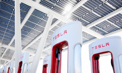 Tesla maakt alle Superchargers beschikbaar voor andere elektrische auto's Tesla maakt alle Superchargers beschikbaar voor andere elektrische auto's