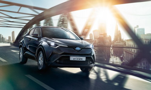 Toyota C-HR kanshebber voor Auto van het Jaar 2017 Toyota C-HR kanshebber voor Auto van het Jaar 2017