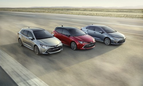 Nieuwe Toyota Corolla Hybrid ook als sedan, vanaf voorjaar 2019 te leasen Nieuwe Toyota Corolla Hybrid ook als sedan, vanaf voorjaar 2019 te leasen