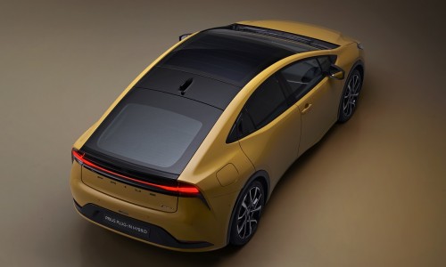 Toyota Prius kan met deze optie zonnestralen omtoveren in extra rijbereik Toyota Prius kan met deze optie zonnestralen omtoveren in extra rijbereik