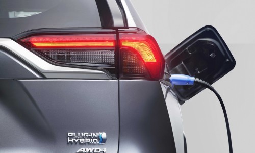 Hybride auto's zijn twee keer zo populair als vorig jaar Hybride auto's zijn twee keer zo populair als vorig jaar