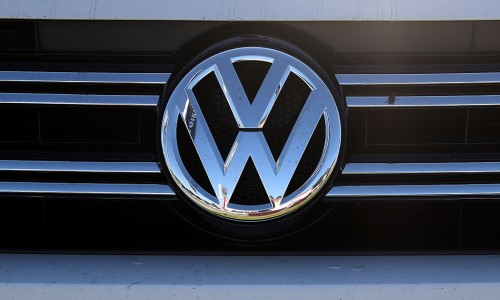 Volkswagen ontwikkelt oplaadrobot voor elektrische auto's Volkswagen ontwikkelt oplaadrobot voor elektrische auto's