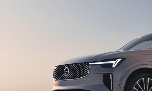 Volvo XC90 SUV krijgt tweede leven: strakkere looks en nieuw infotainment Volvo XC90 SUV krijgt tweede leven: strakkere looks en nieuw infotainment