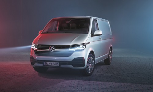 Volkswagen zet vernieuwde Transporter en Multivan onder stroom