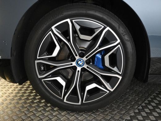 BMW ix xDrive50 5d ActivLease financial lease
