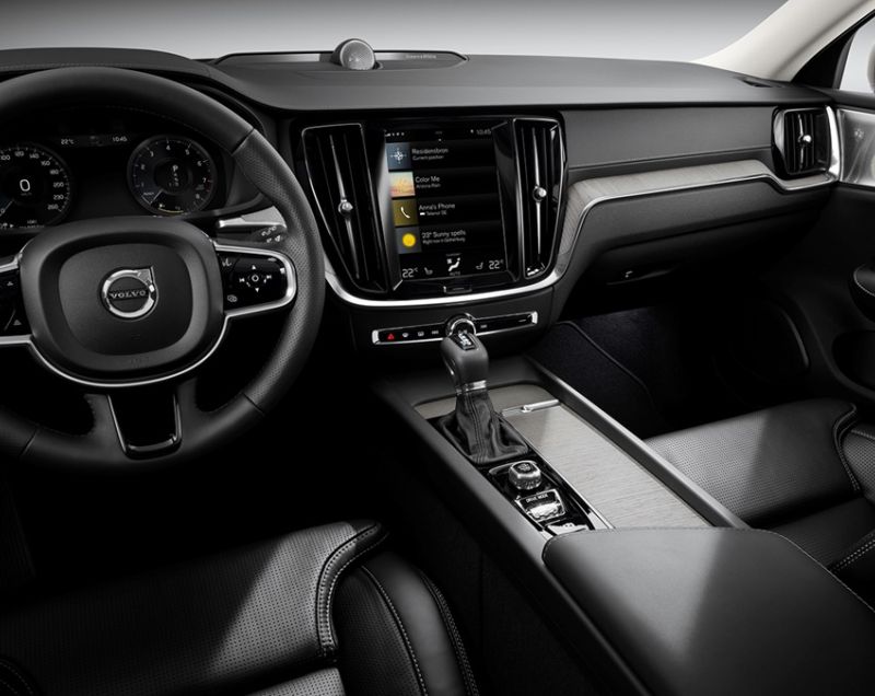 Volvo V60 2.0b4 mhev core 155kW geartronic aut