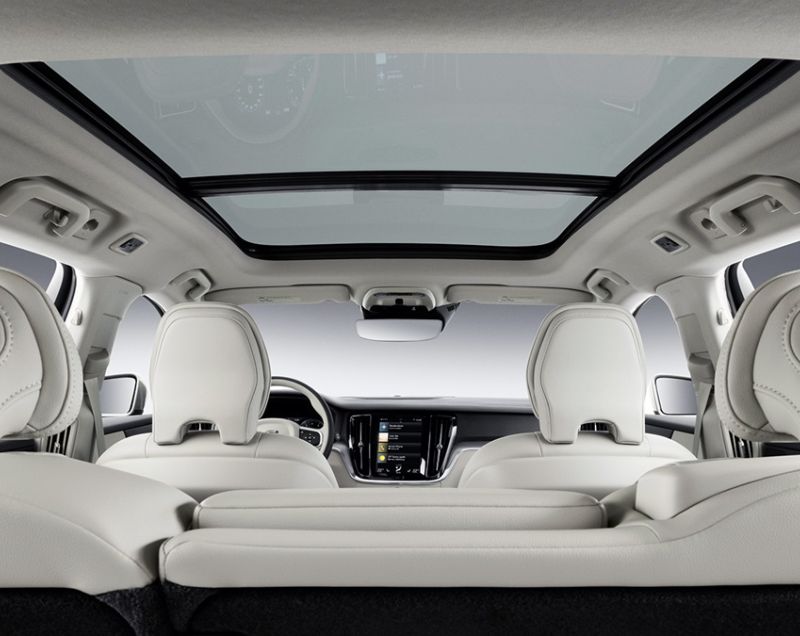 Volvo V60 2.0b4 mhev core 155kW geartronic aut