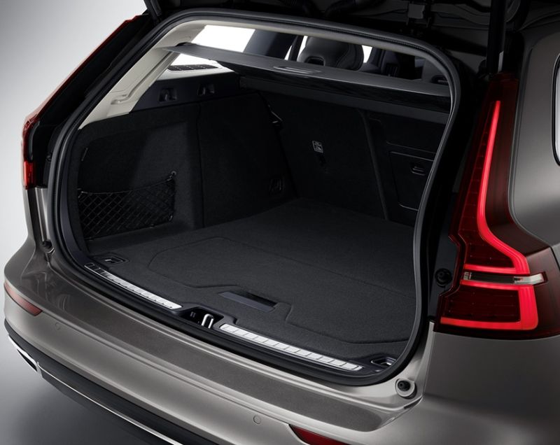 Volvo V60 2.0b4 mhev core 155kW geartronic aut